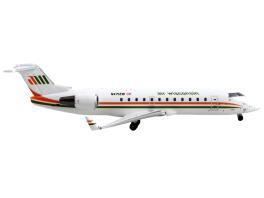 Bombardier crj200 commercial aircraft "air wisconsin" white with orange and green stripes 1/400 diecast model airplane by geminijets
