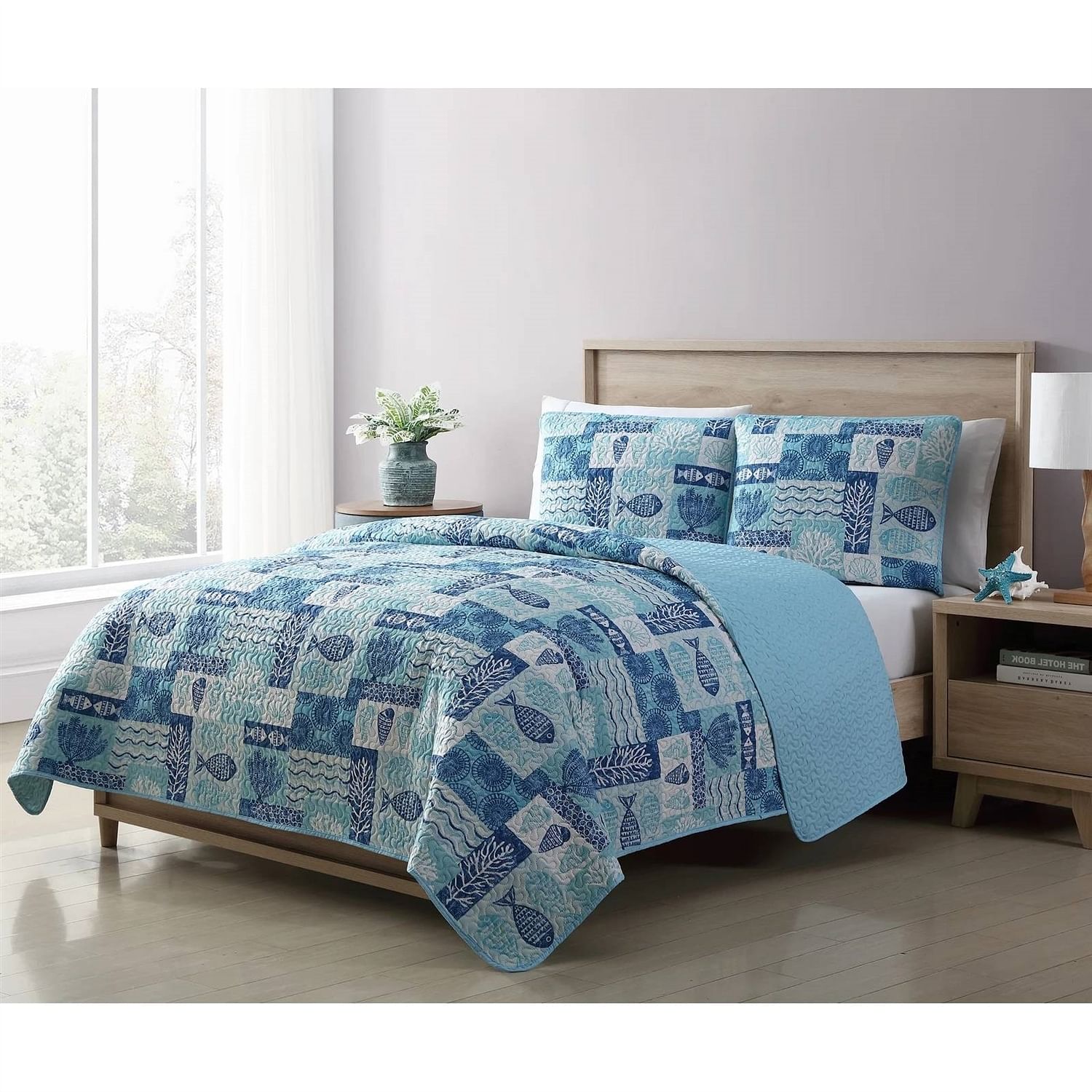 Full/queen aqua blue cream beach sea shells coral fish coastal 3-piece quilt set